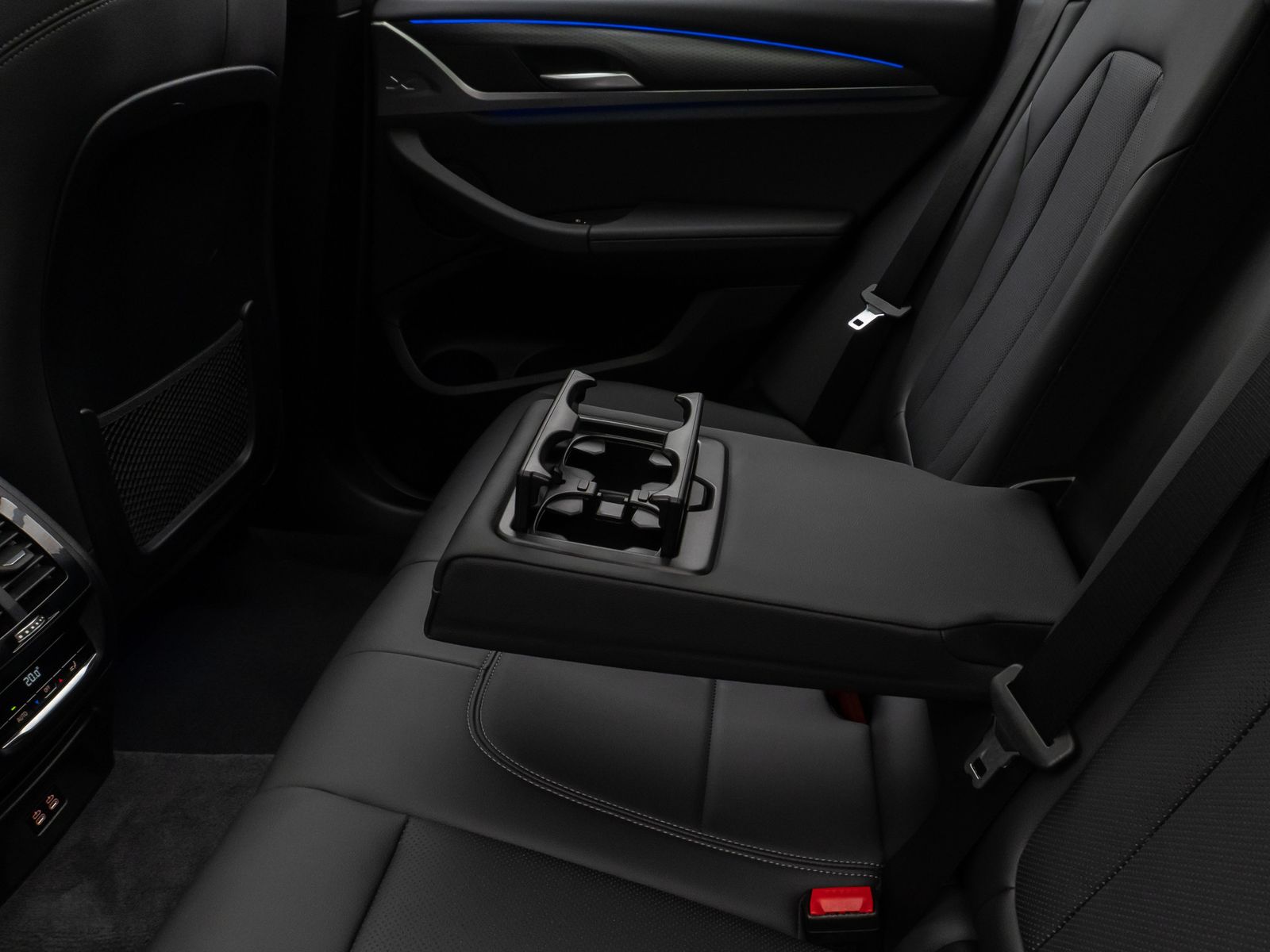 Fahrzeugabbildung BMW X3 xD20i M Sport Panorama Kamera HiFi DAB 19Zoll