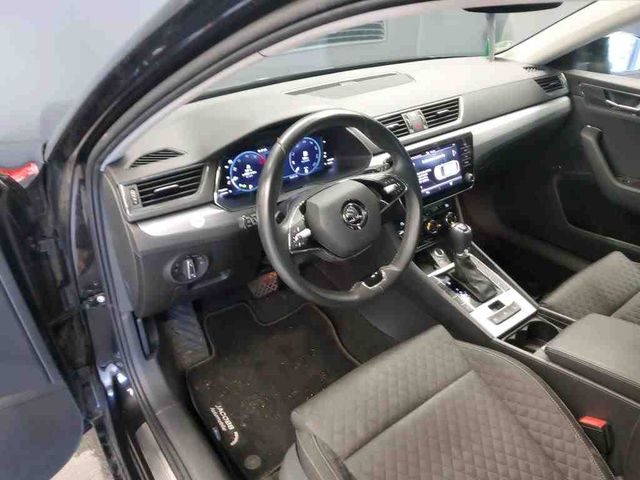 Superb Combi 2.0 TDI Ambition KAMERA+DAB+NAVI+PD