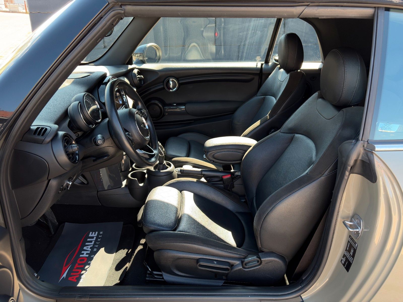 Fahrzeugabbildung MINI Cooper Cabrio SHZ PDC 2Z Klima Navi CarPlay LED