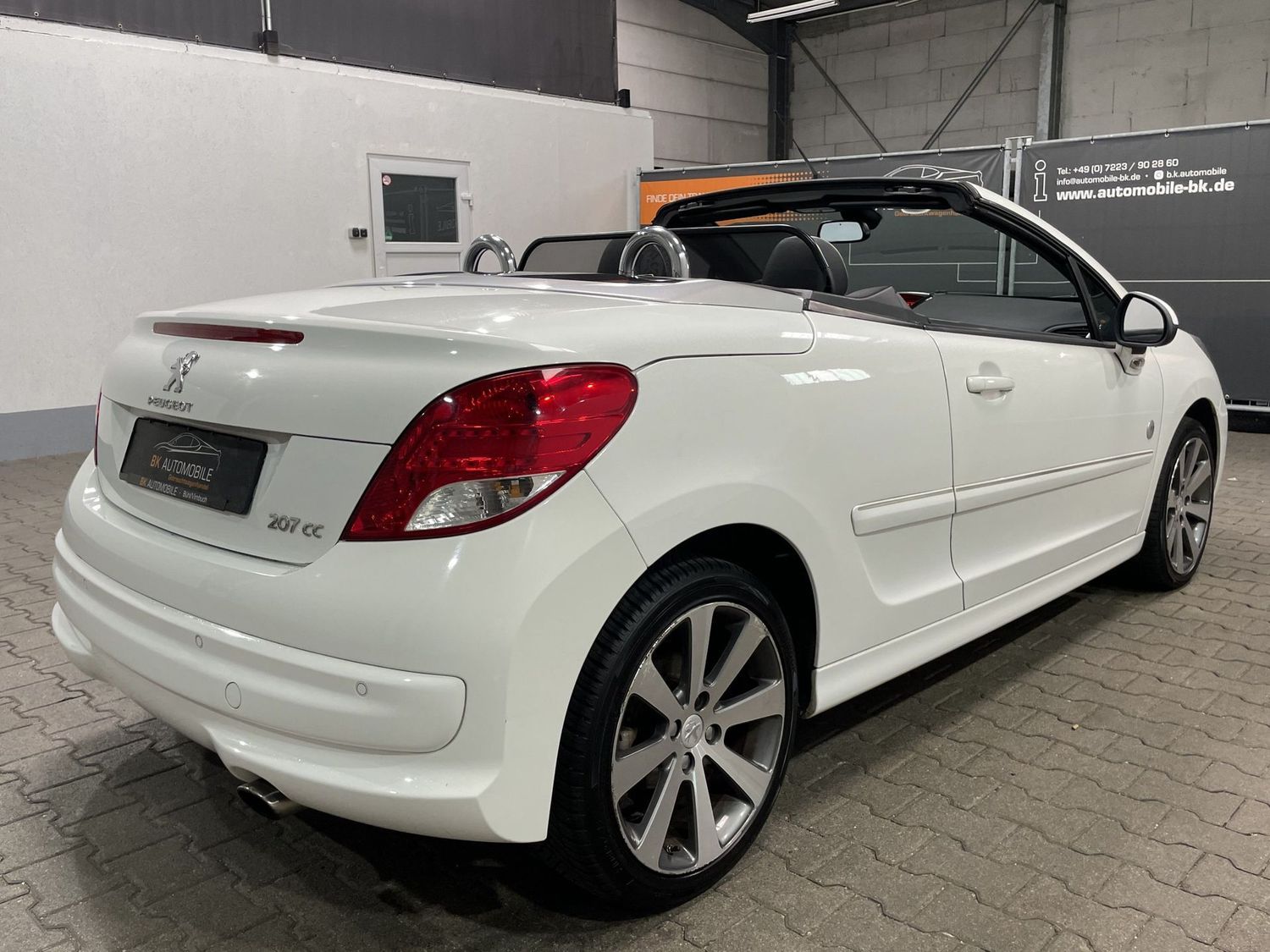Fahrzeugabbildung Peugeot 207 CC Roland Garros #Tempomat#JBL#Shz