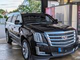 Cadillac Escalade 6.2 V8 Platinum ESV Autom. Platinum - Cadillac Escalade: Platinum