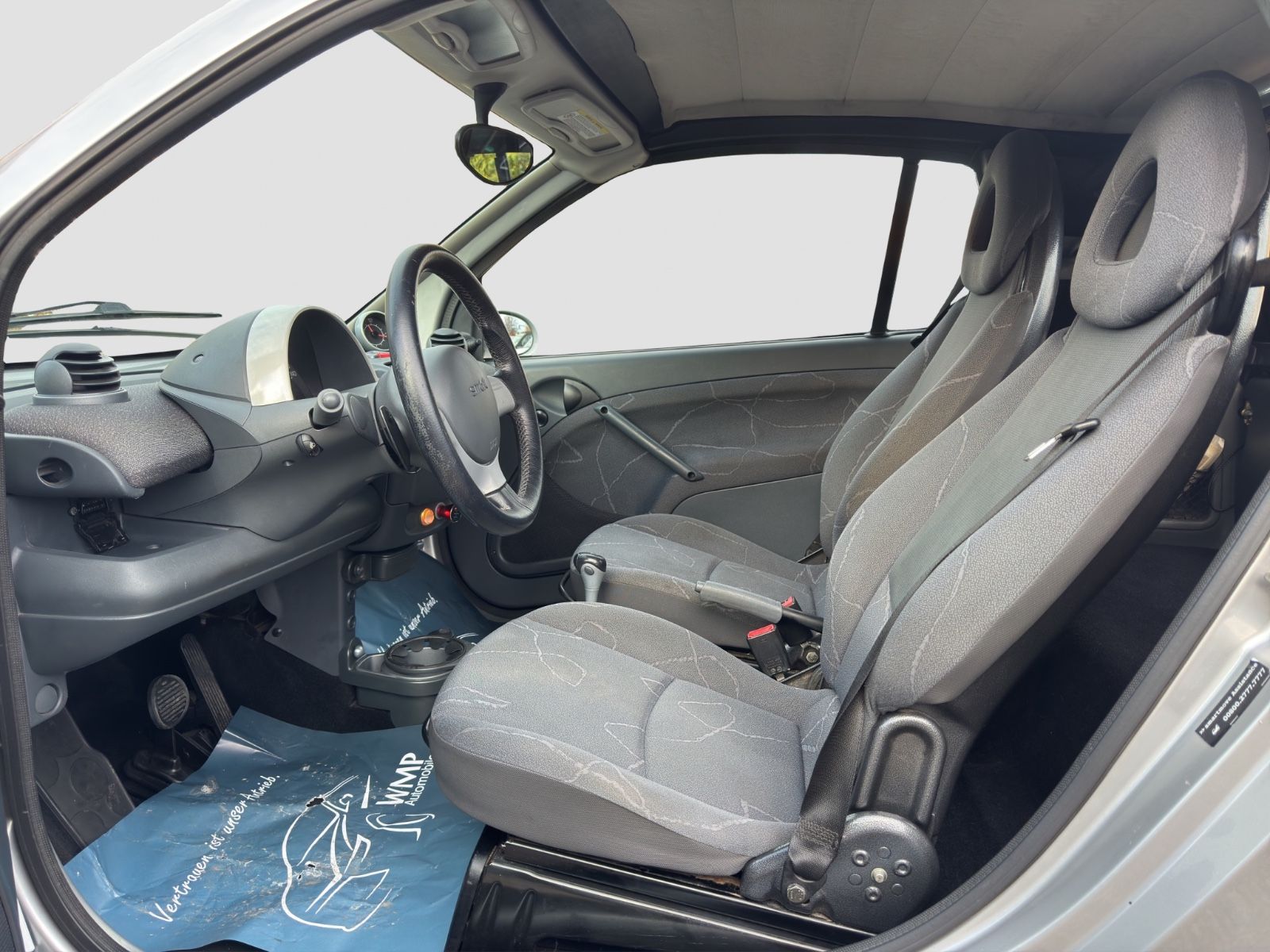 Fahrzeugabbildung Smart ForTwo cabrio Basis/Klimaanlage/Radio/TÜV