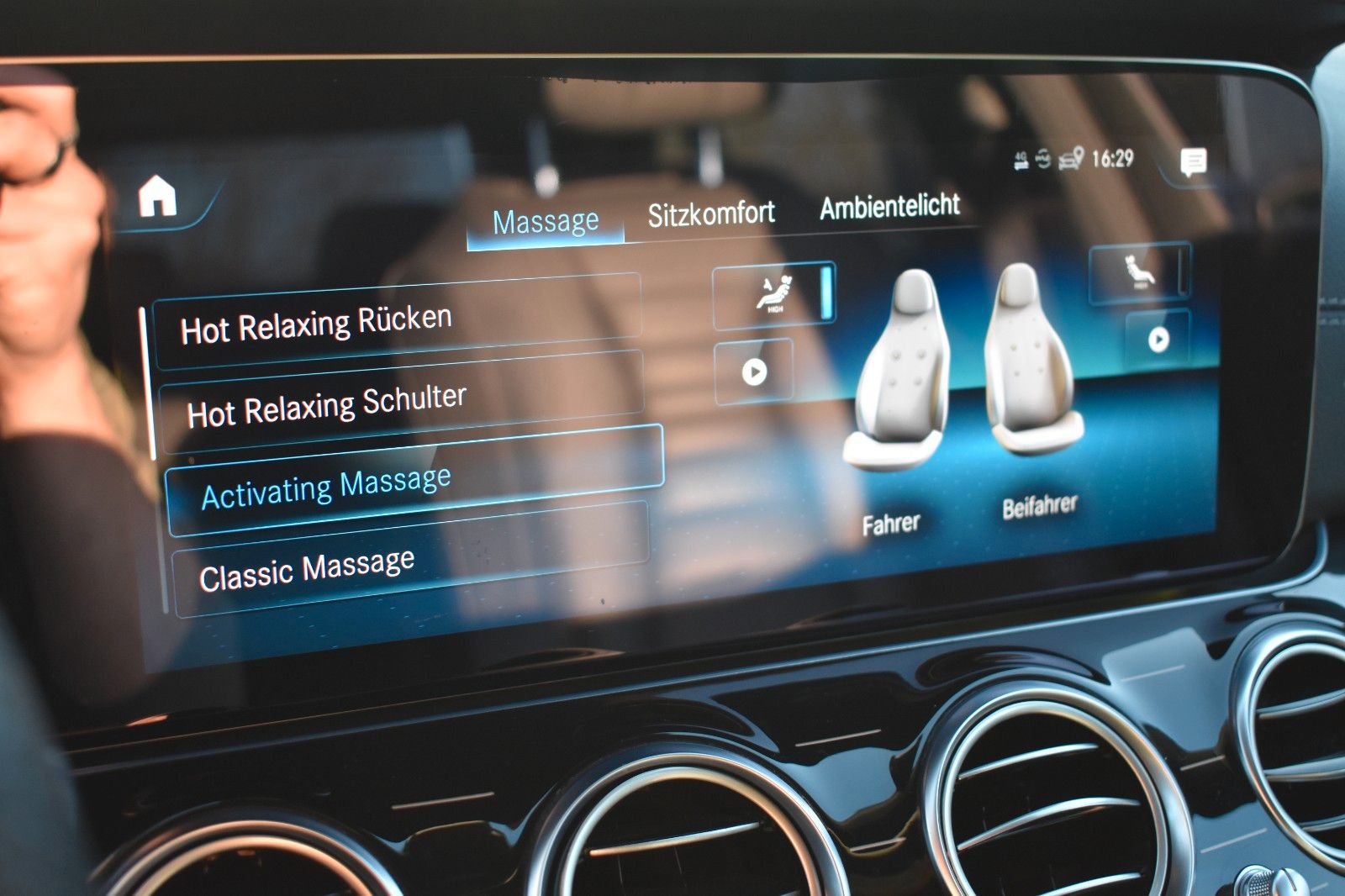 Fahrzeugabbildung Mercedes-Benz E 400d  Lim. 4Matic designo Multibeam AMG Line