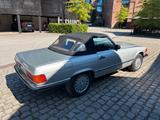 Mercedes-Benz SL 560 - Mercedes-Benz SL 560 mit Benzin-Antrieb