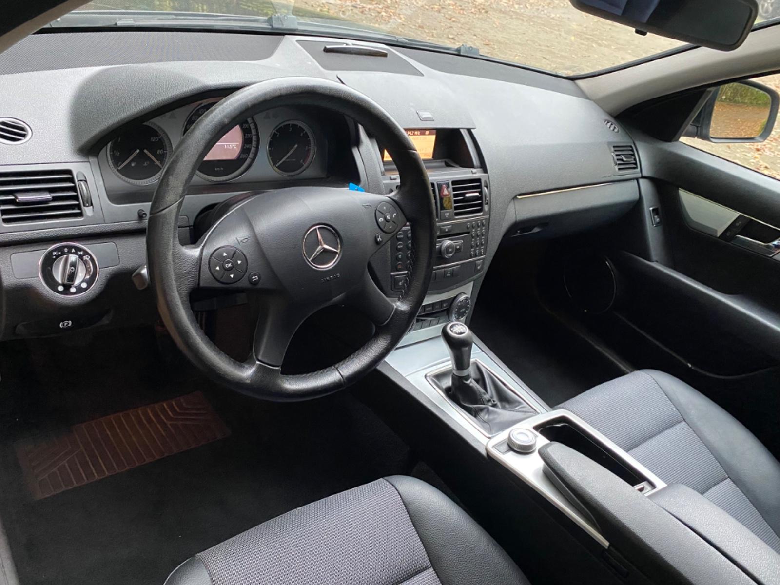 Mercedes-Benz C200 2013 — photo 15
