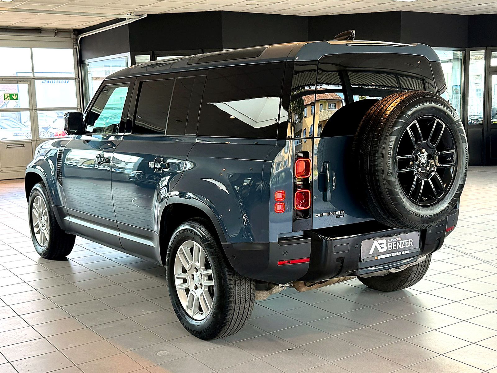 Fahrzeugabbildung Land Rover Defender 110 Hard Top S/3-SITZE/NAVI/LEDER/360''