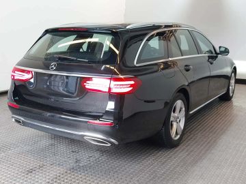 Mercedes E 200 - 4