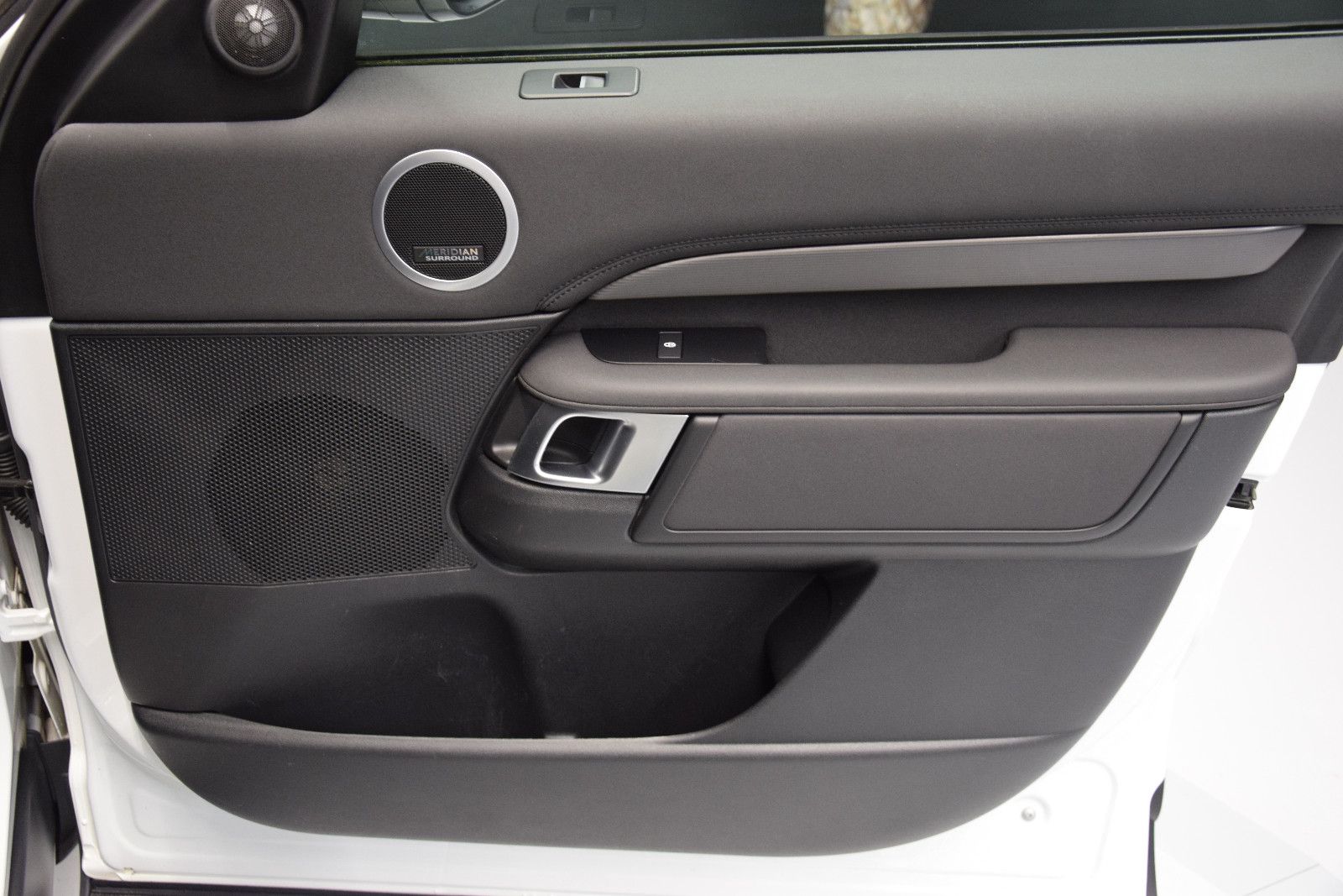 Fahrzeugabbildung Land Rover Discovery 5 HSE SDV6 Pano 7. Sitze Meridian 360°