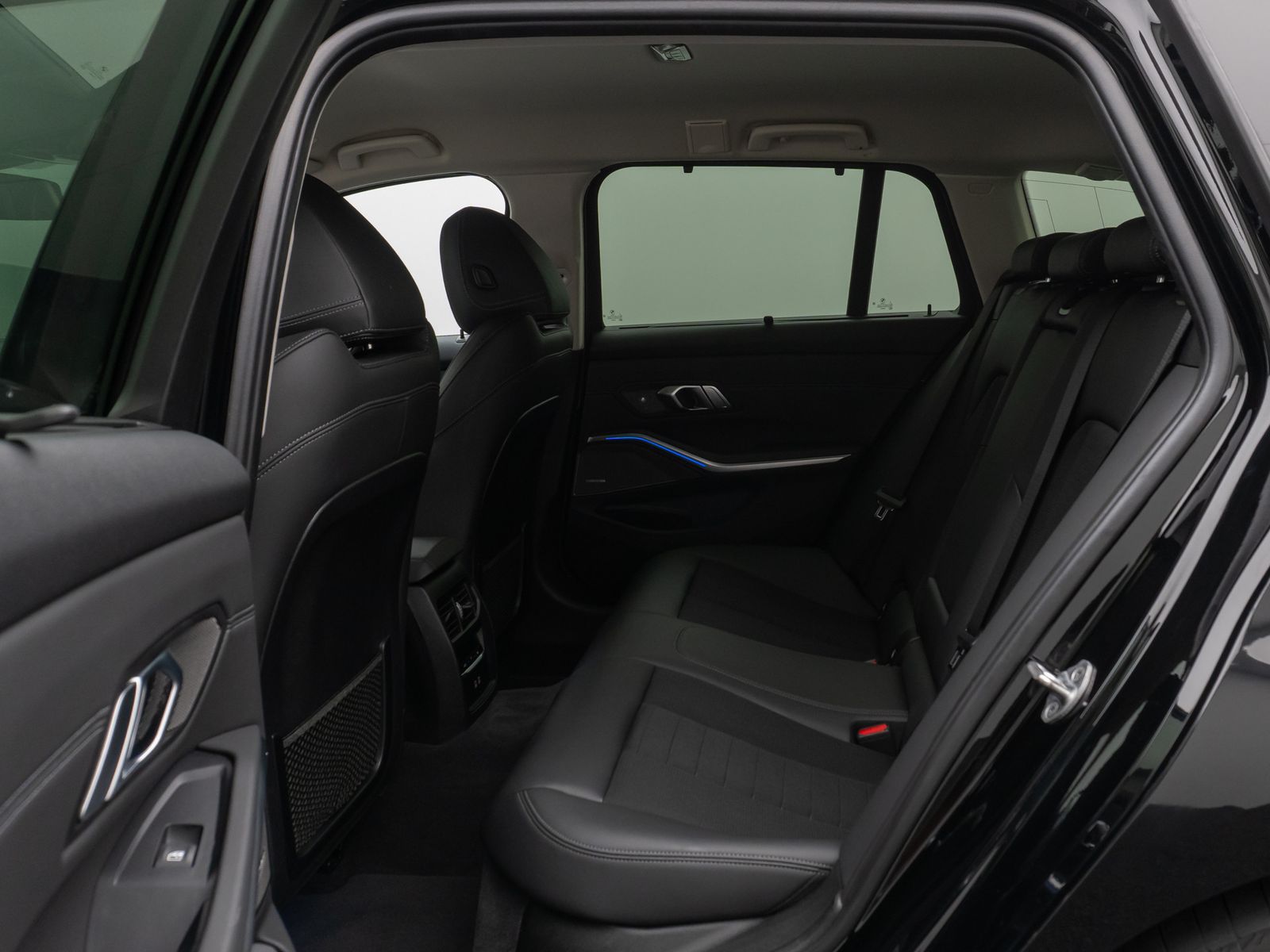 Fahrzeugabbildung BMW 320d Sport Line DAB Laser HUD Cockpit+ Komfort