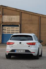 Seat Leon ST CUPRA 300 4Drive DSG Hurricane,KW DDC - Seat Leon von privat