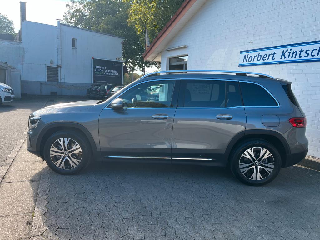 Mercedes-Benz GLB 220