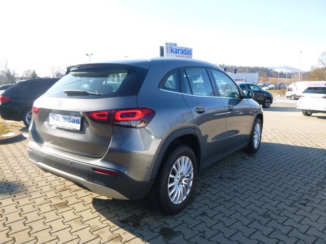 Fahrzeugabbildung Mercedes-Benz GLA 200 >AUT/LED/NAV/SHZ/Teilleder<