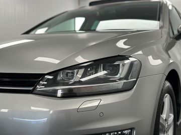 Volkswagen Golf - 5