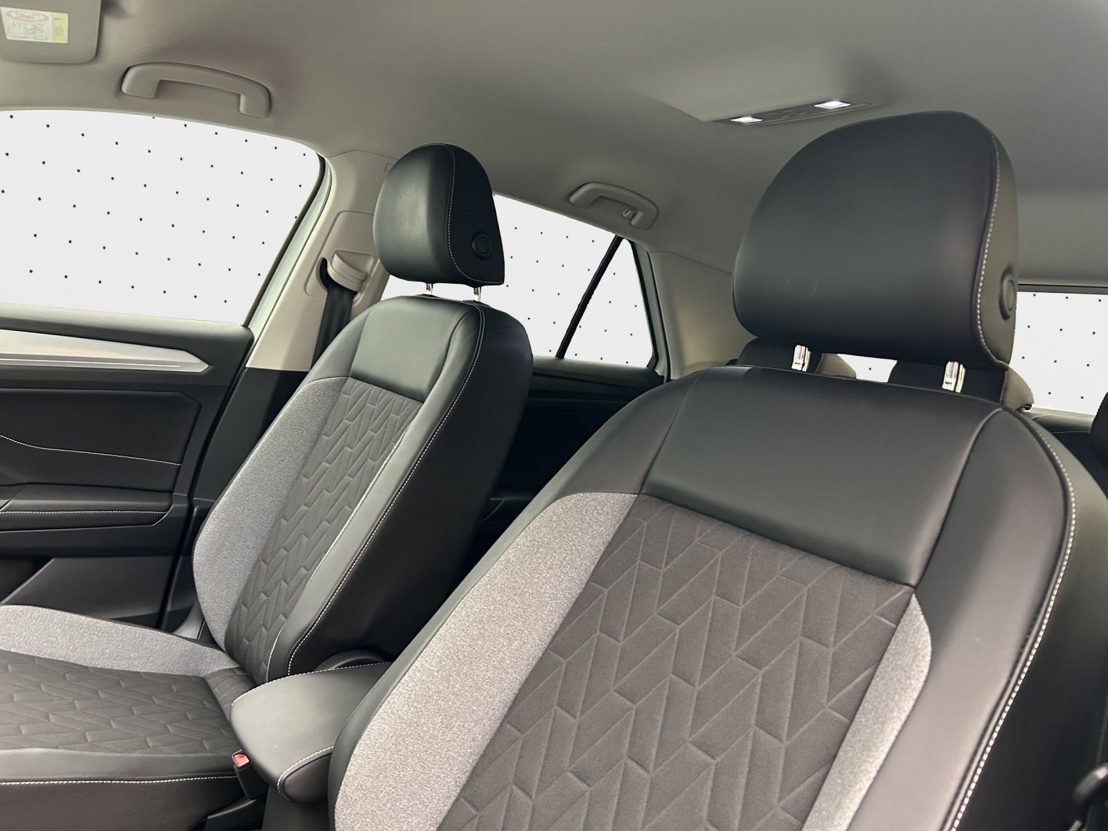 Volkswagen T-Roc - Bild 10