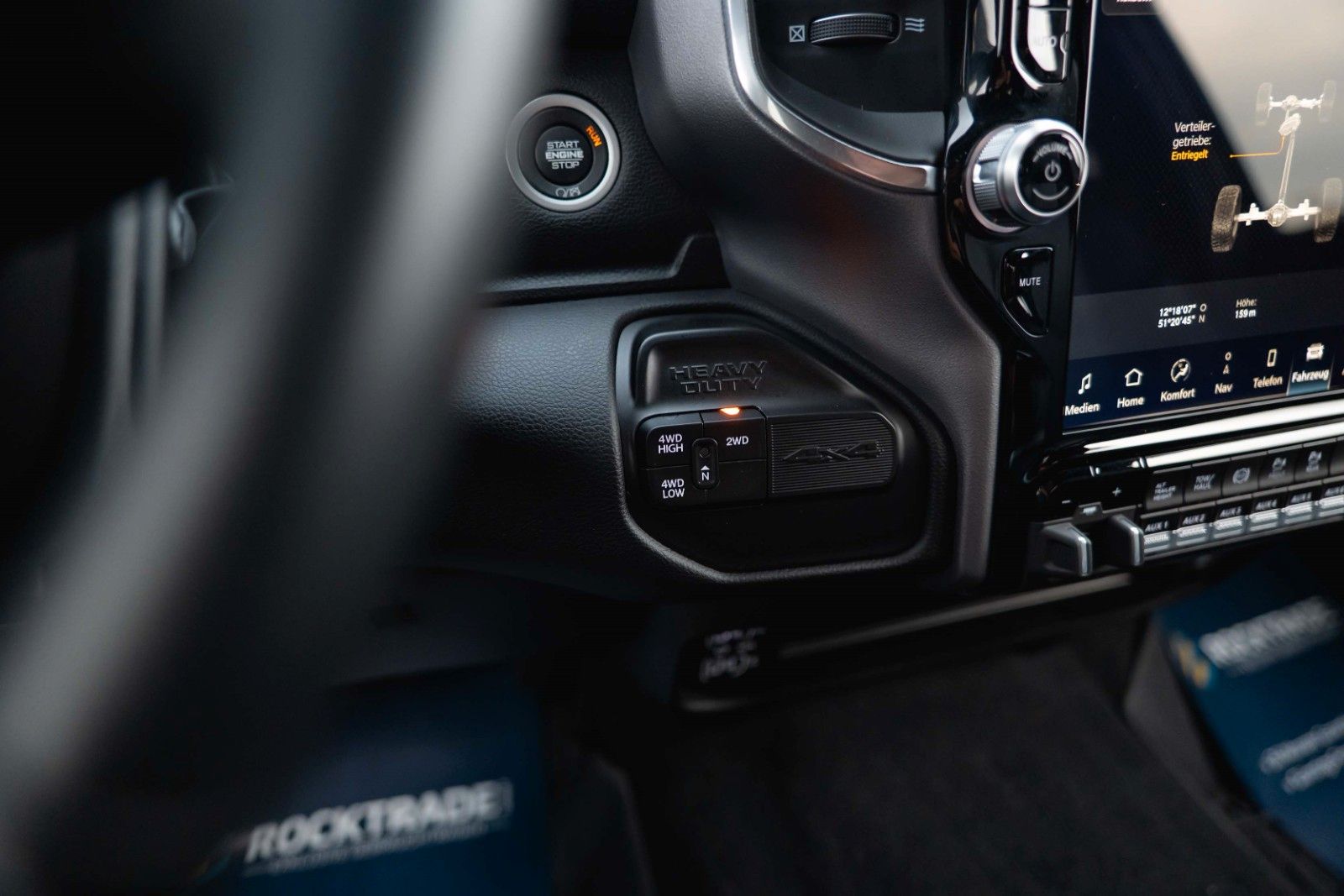 Fahrzeugabbildung Dodge RAM 3500 HEAVY DUTY 6.7 Cummins Laramie Night