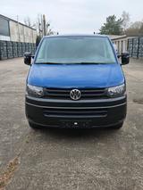 Volkswagen T5 Transporter - blaue Volkswagen T5 Transporter