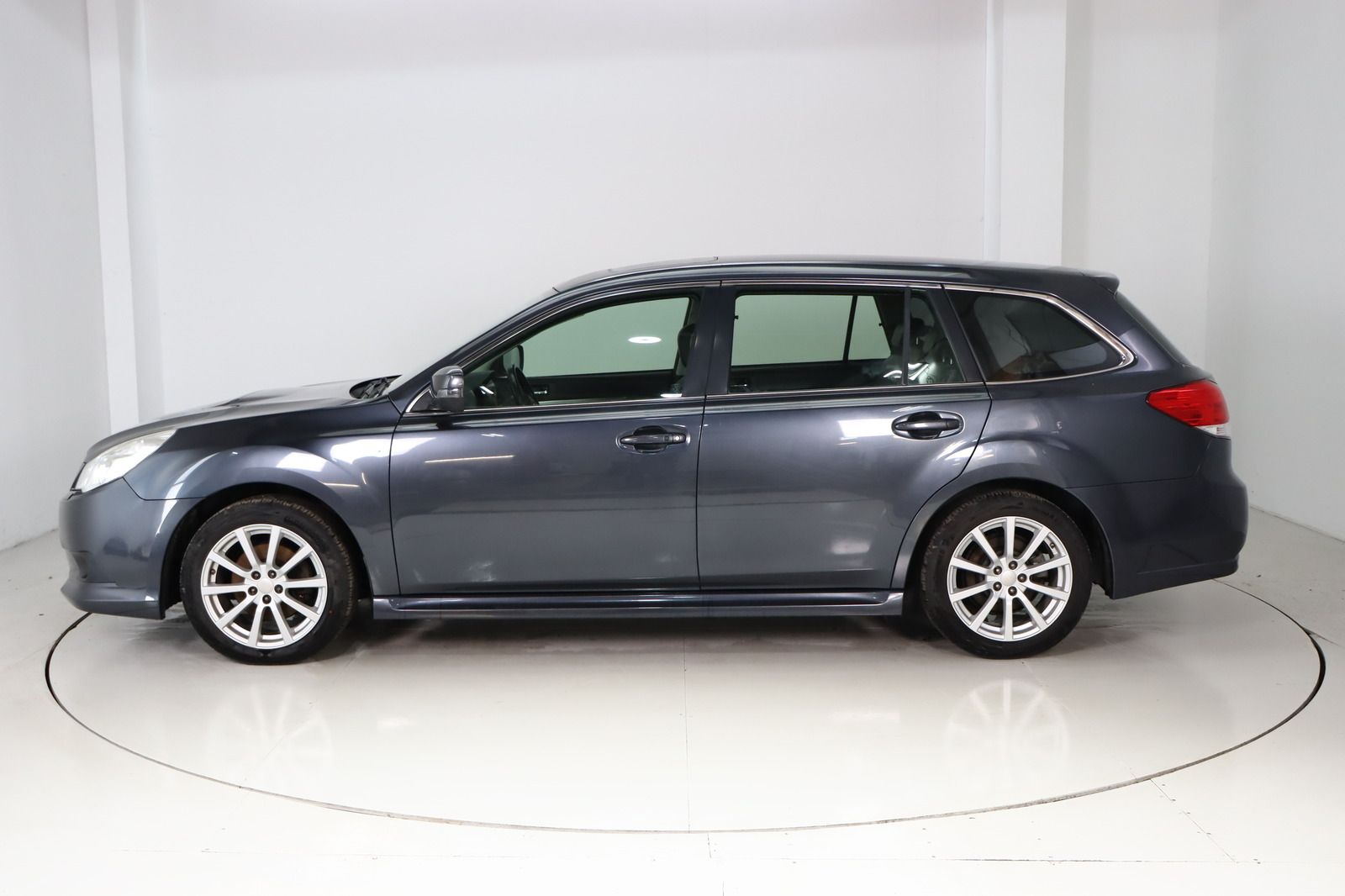 Fahrzeugabbildung Subaru Legacy Kombi 2.0D Outback Comfort Navigation