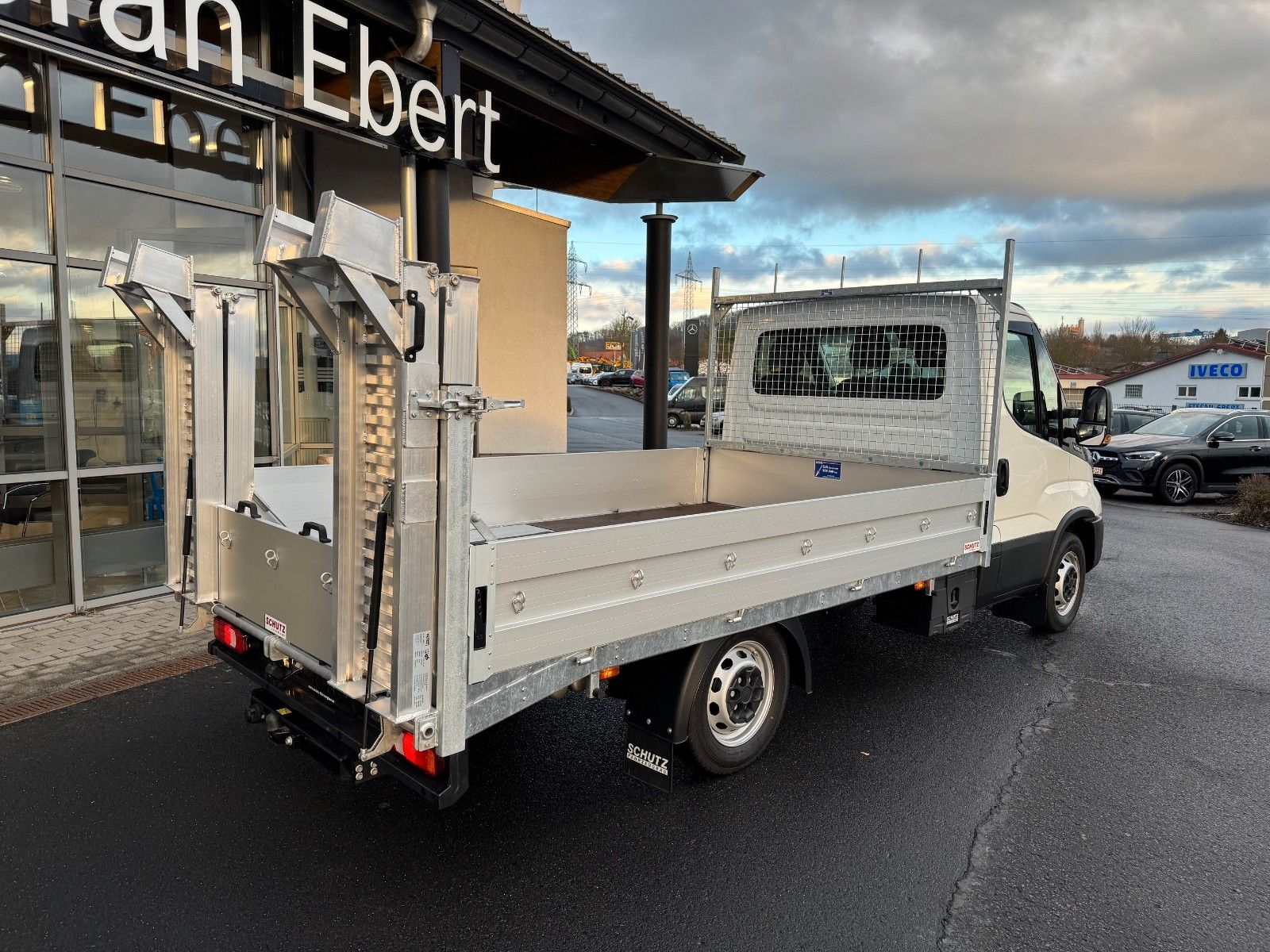 Fahrzeugabbildung Iveco Daily 35S16 HA8 *Rampen*L3.500mm*Automatik*AHK*