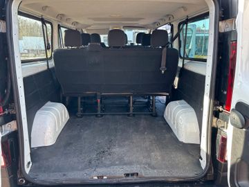 Renault Trafic - 12