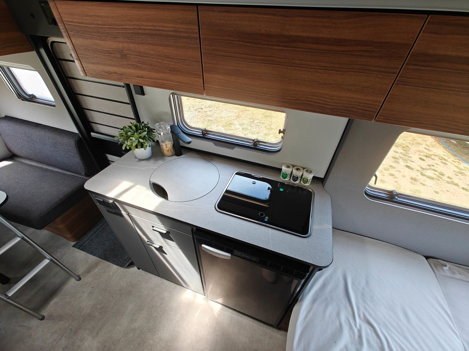 Fahrzeugabbildung HYMER / ERIBA / HYMERCAR Feeling 425 2026