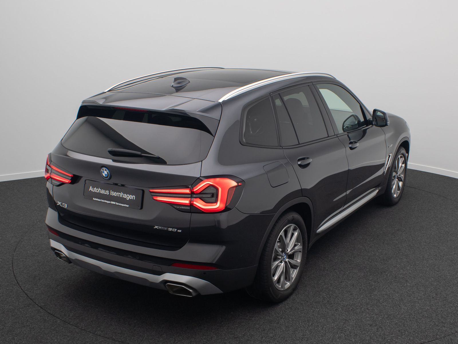 Fahrzeugabbildung BMW X3 xD30e Kamera AHK HUD DAB Sport Panoram 19Zoll