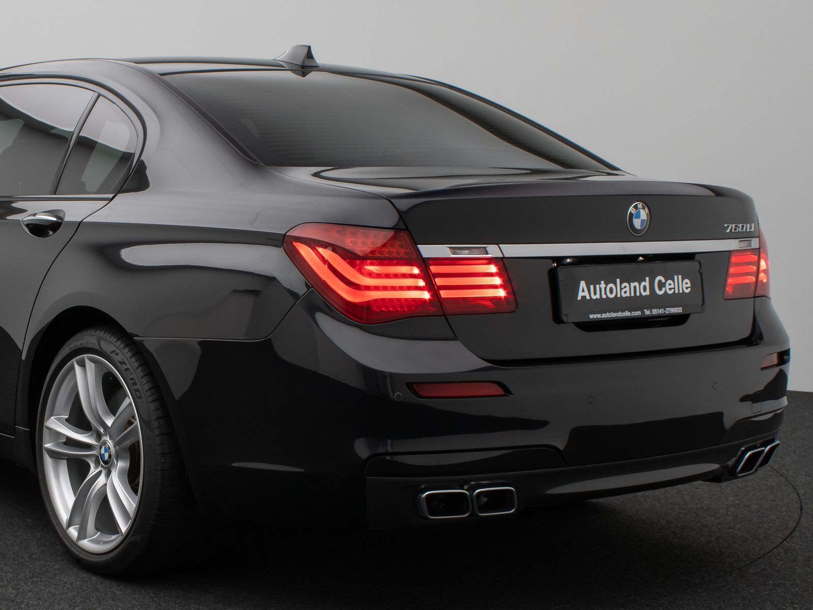 Fahrzeugabbildung BMW 760 Li M Sport Glasdach B&O HUD SoftCl NightVisi