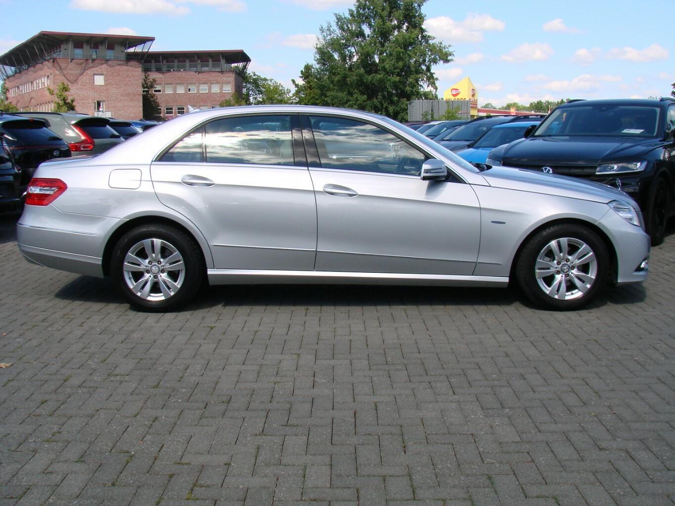 Mercedes-Benz E 220 CDI Avantgarde BlueEfficiency Multikonturs