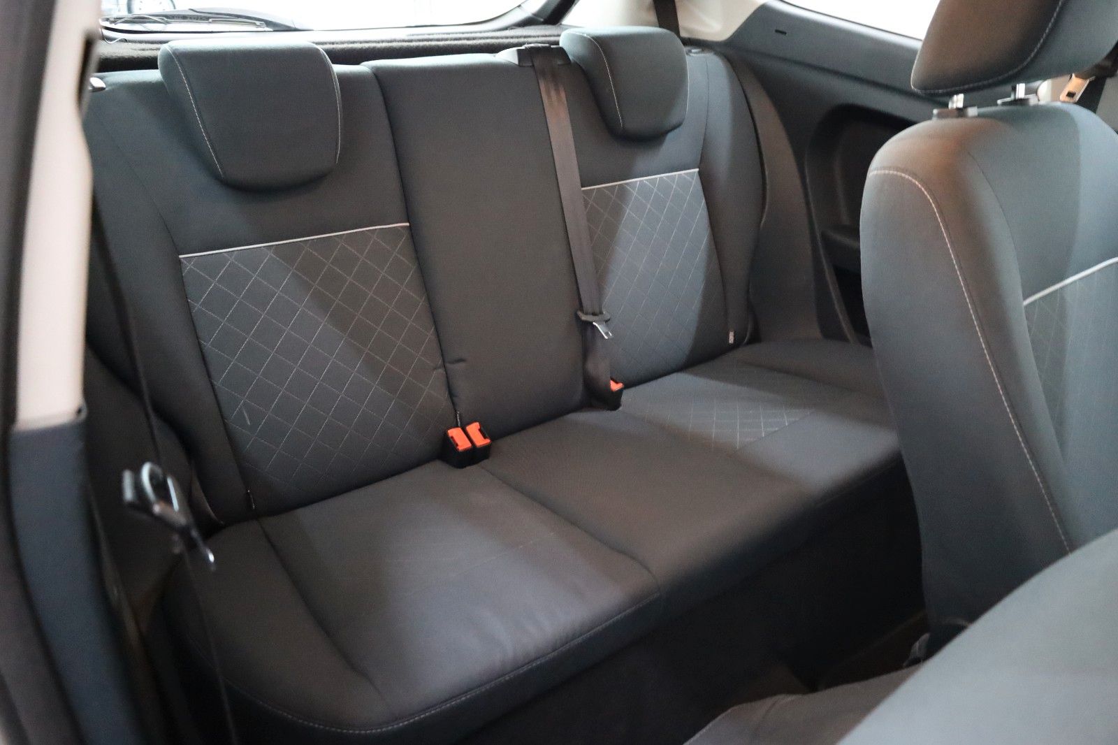 Fahrzeugabbildung Ford Fiesta Trend Klima,AHK