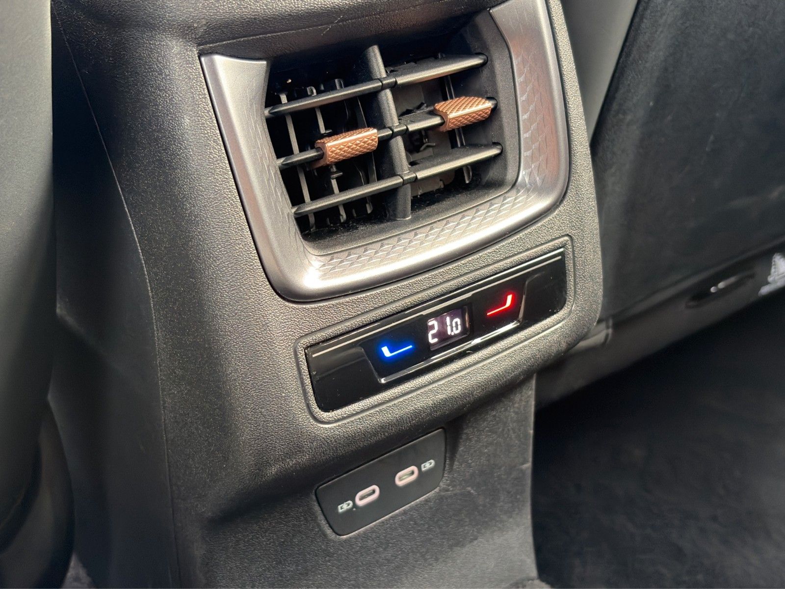Fahrzeugabbildung CUPRA Terramar 1.5 eTSI*DSG*HUD*360°Cam*SHZ*LED***