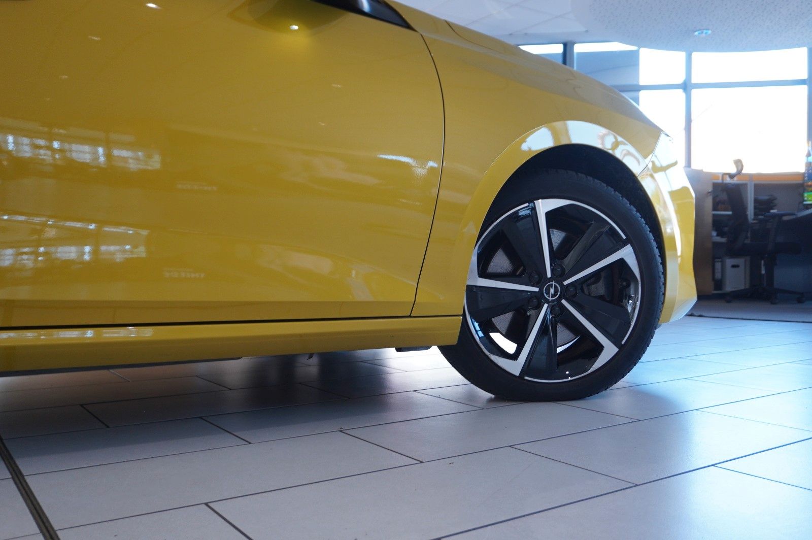 Fahrzeugabbildung Opel Astra L Lim. 1.6 HYBRID ELEGANCE NAVI/LED/SH/AHK