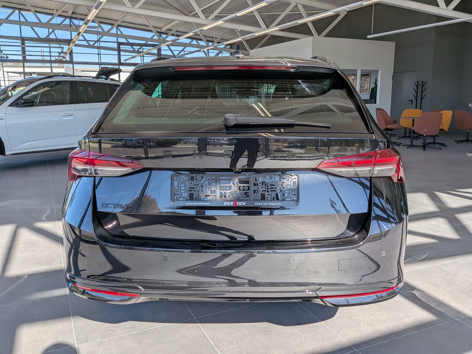 Fahrzeugabbildung SKODA Octavia 1.5 TSI Sportline Pano Matrix AHK 5J-Gar