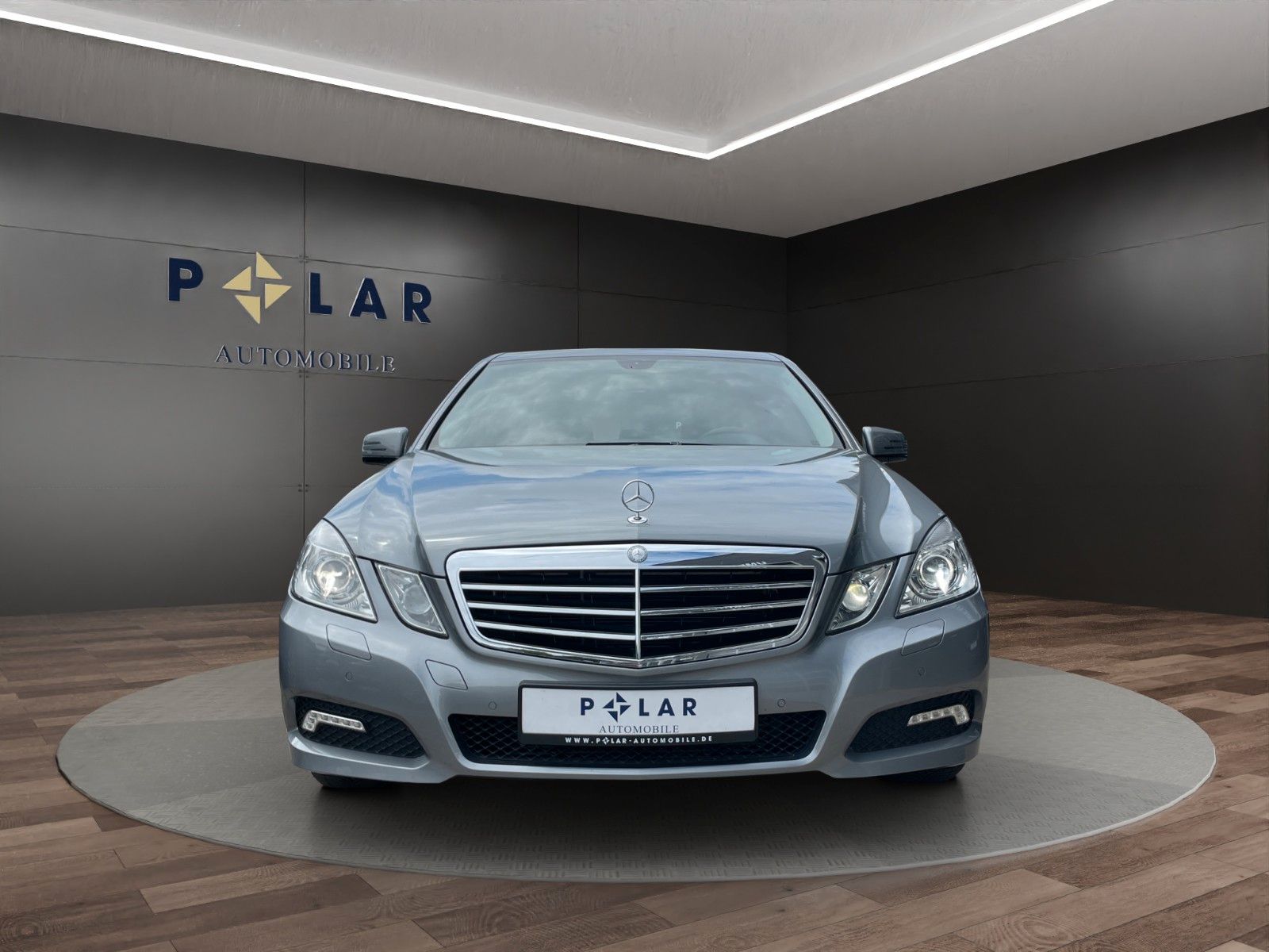 Fahrzeugabbildung Mercedes-Benz E 220 CDI Lim.*Bi-Xen*Standhz*Tempomat*PDC