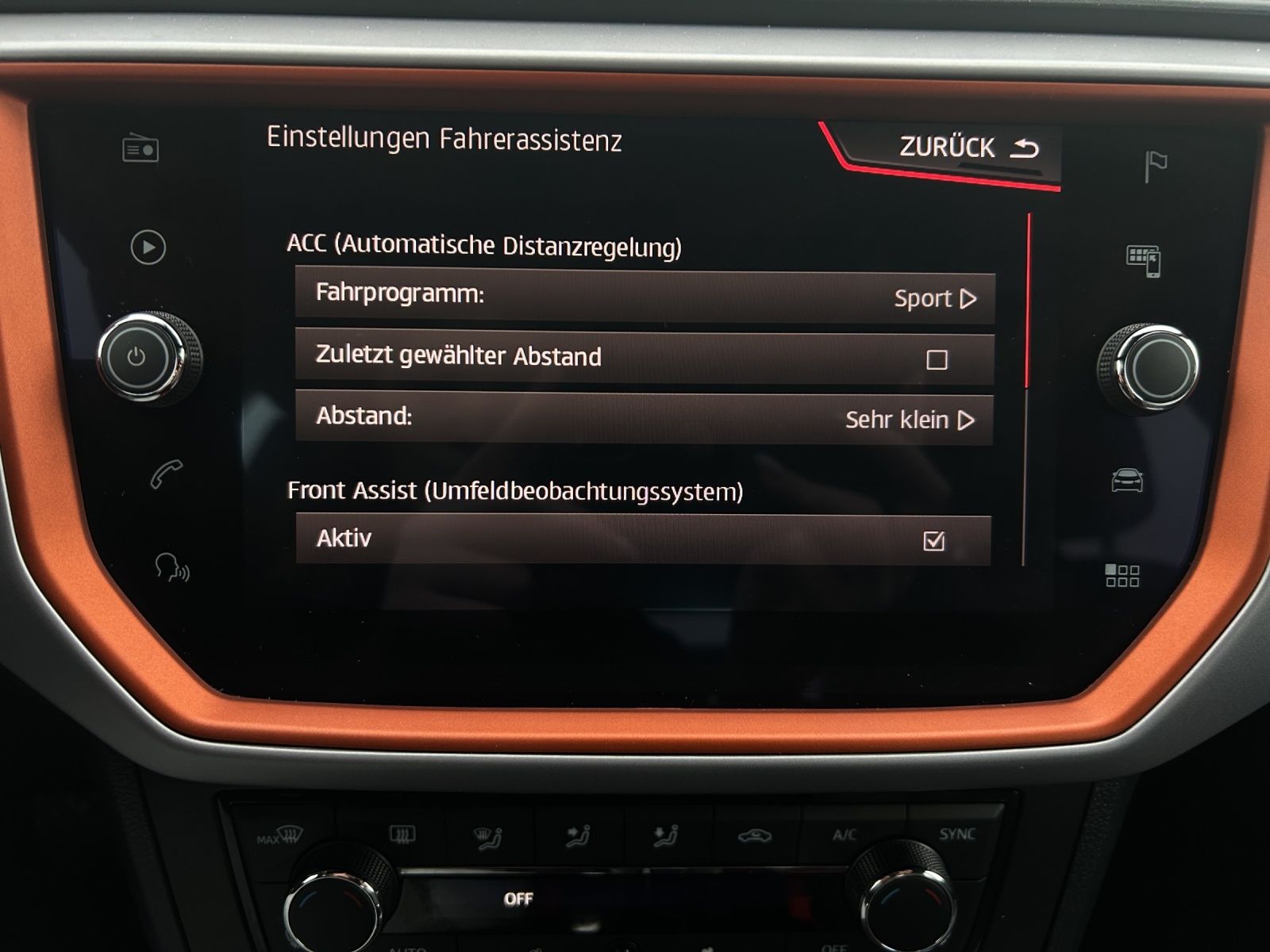 Fahrzeugabbildung SEAT Arona TSI FR DSG LED ACC AHK SH PDC Beats SeatCo