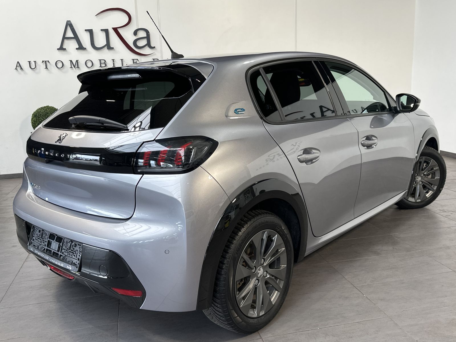 Fahrzeugabbildung Peugeot 208 e Allure 5-Türer NAV+LED+180°-KAMERA+SHZ+1HD