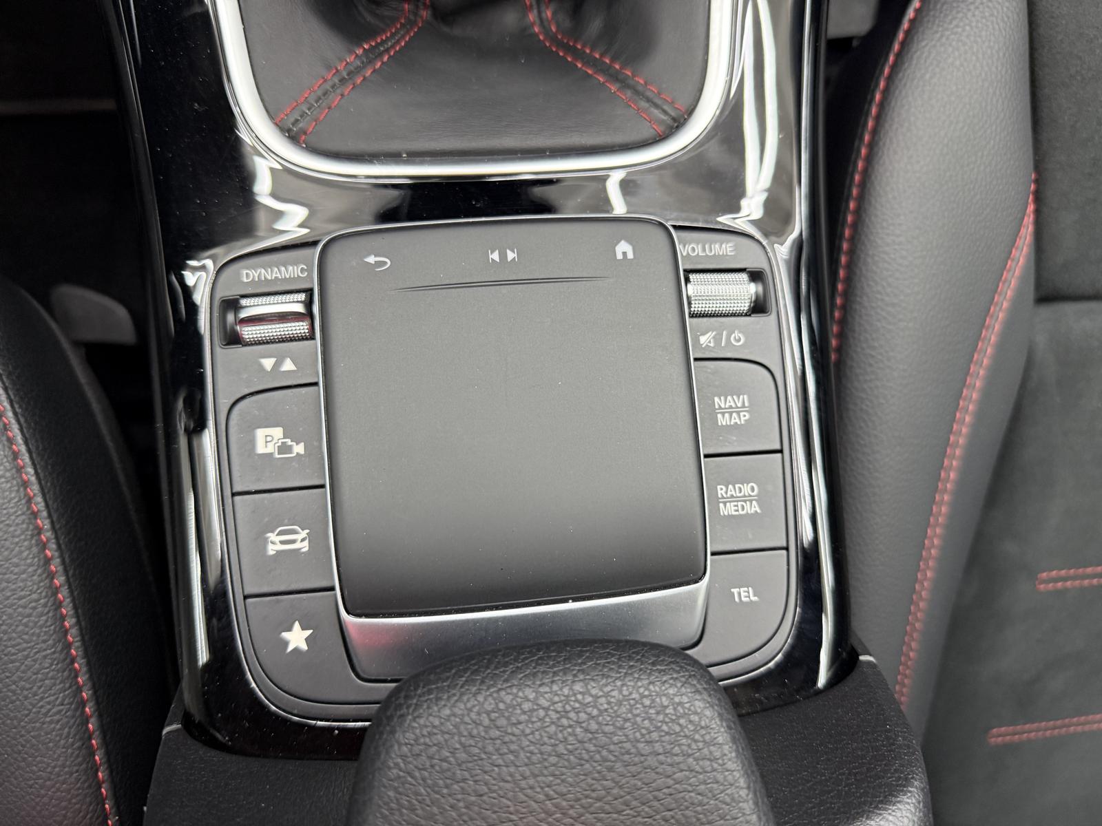 Mercedes-Benz A-Class AMG Line, Leder Alcantara, MB Service Neu!, миниатюра 24