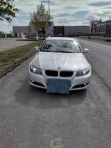 BMW 320i Touring - mit AHK/ 2. Hand/ 8-fach bereift - BMW 320 aus 2010: Kombi