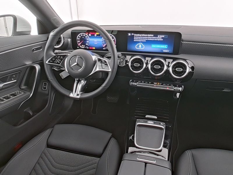 Fahrzeugabbildung Mercedes-Benz CLA 180 Progressive*Pano*Totwink*CarPlay*LED*Kam