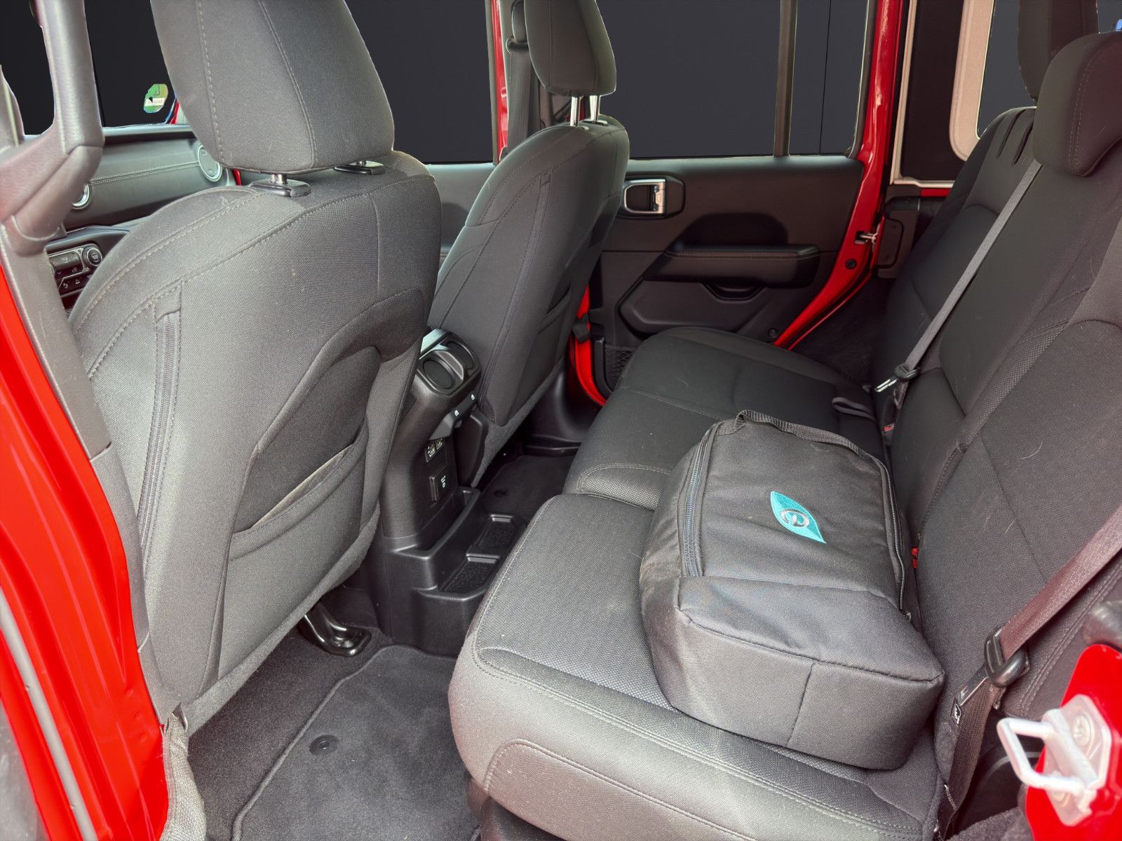 Fahrzeugabbildung Jeep Wrangler Wrangler Unlimited ACC/Keyless/Ambiente