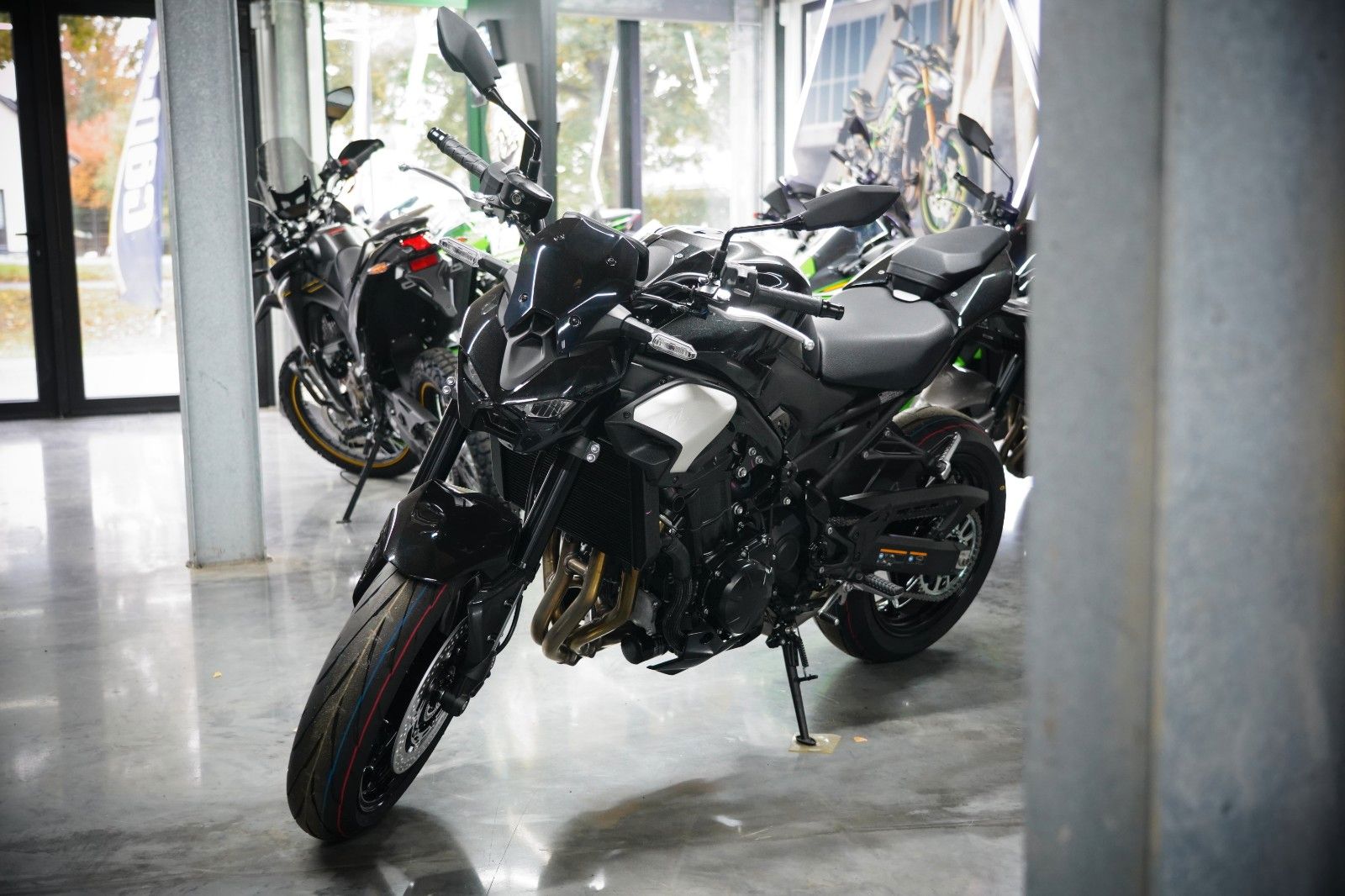 Fahrzeugabbildung Kawasaki Z900 2025 4 Jahre Garantie 70KW