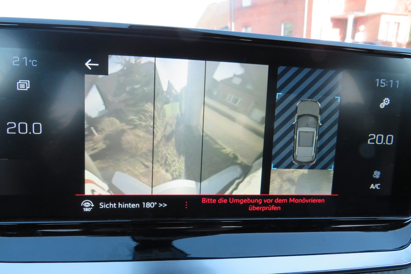 Fahrzeugabbildung Peugeot 2008 GT 8-AUTOMATIK GRA NAVI PDC 1.HAND