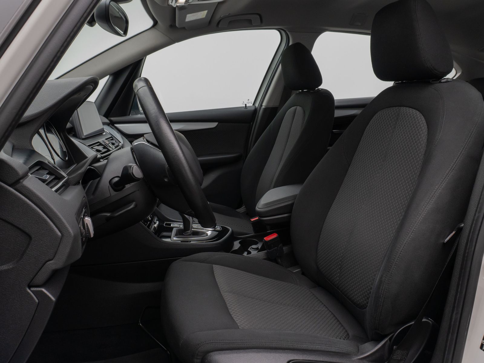 Fahrzeugabbildung BMW 218d Kamera Navi HiFi AHK LED Geschwindigkeitsre