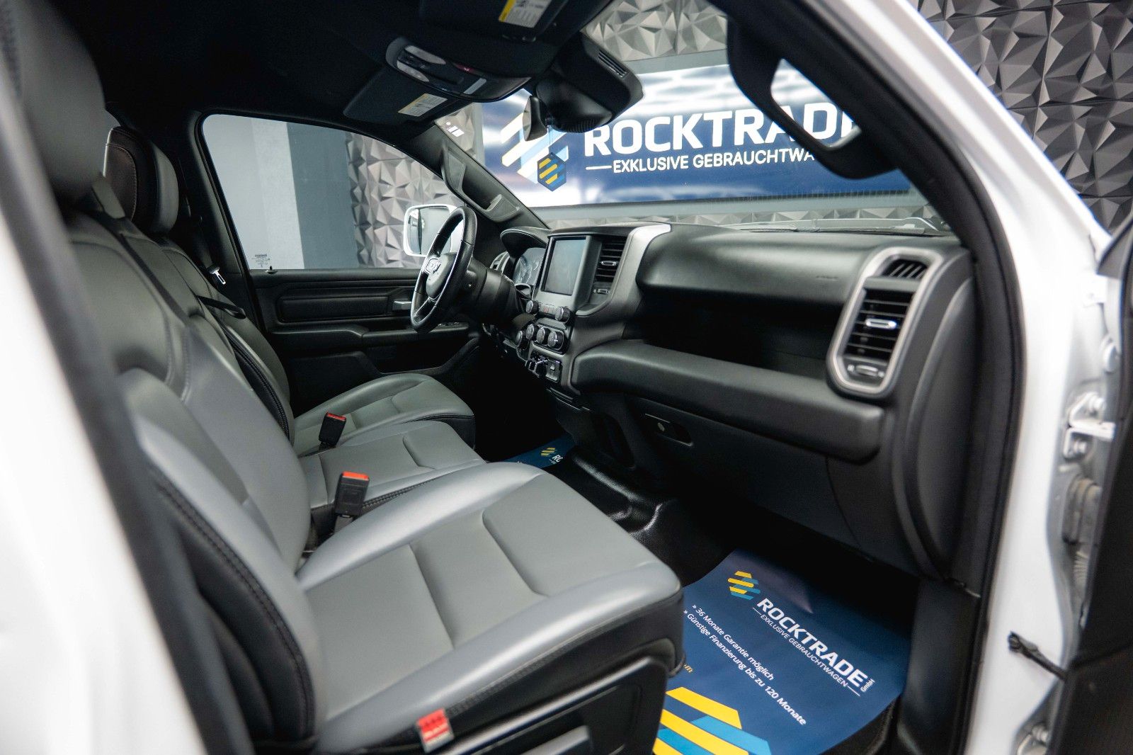 Fahrzeugabbildung Dodge RAM 5.7 V8 HEMI 4x4 OFFROAD LONGBED Limited 19%