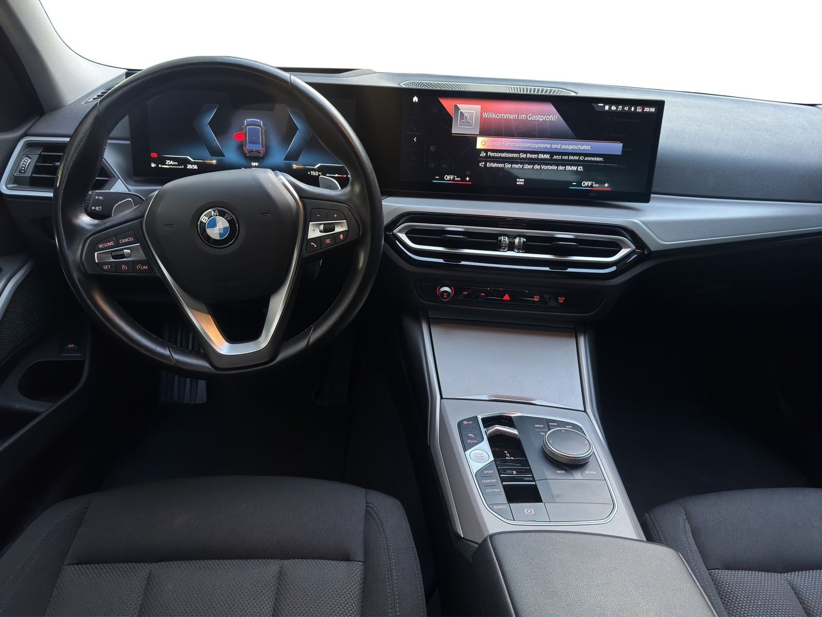 BMW 318i Touring foto 2