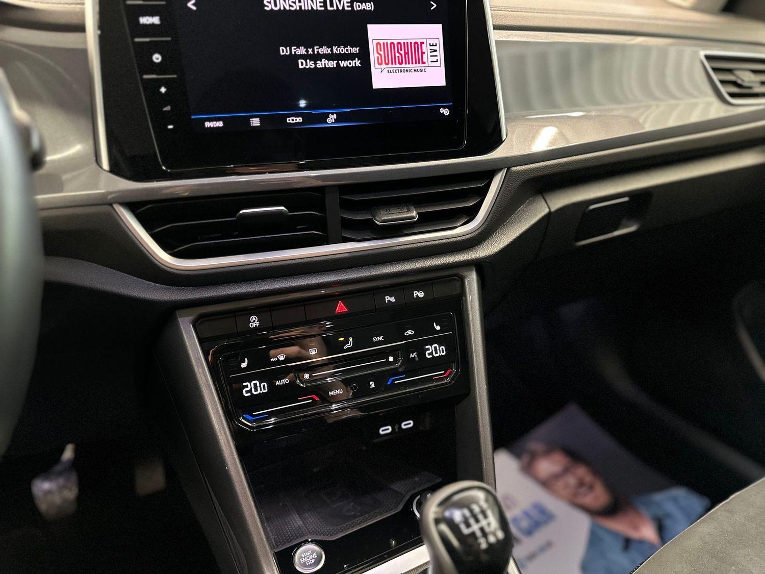 Volkswagen T-Roc Matrix ACC LED AHK Navi PDC SHZ SpurW LM, миниатюра 16