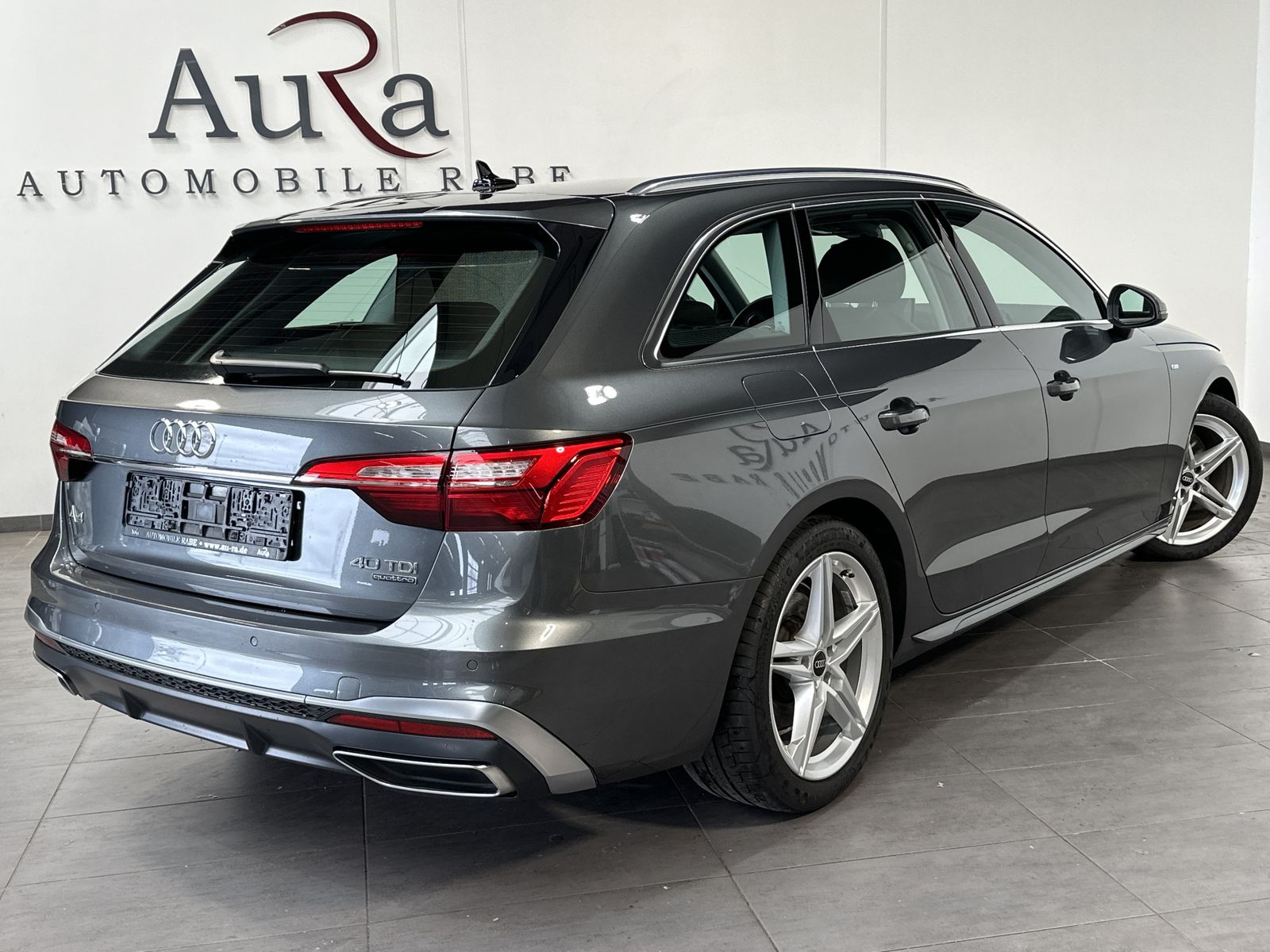 Fahrzeugabbildung Audi A4 Avant 40 TDI Quattro S-Line NAV+LED+AHK+SHZ