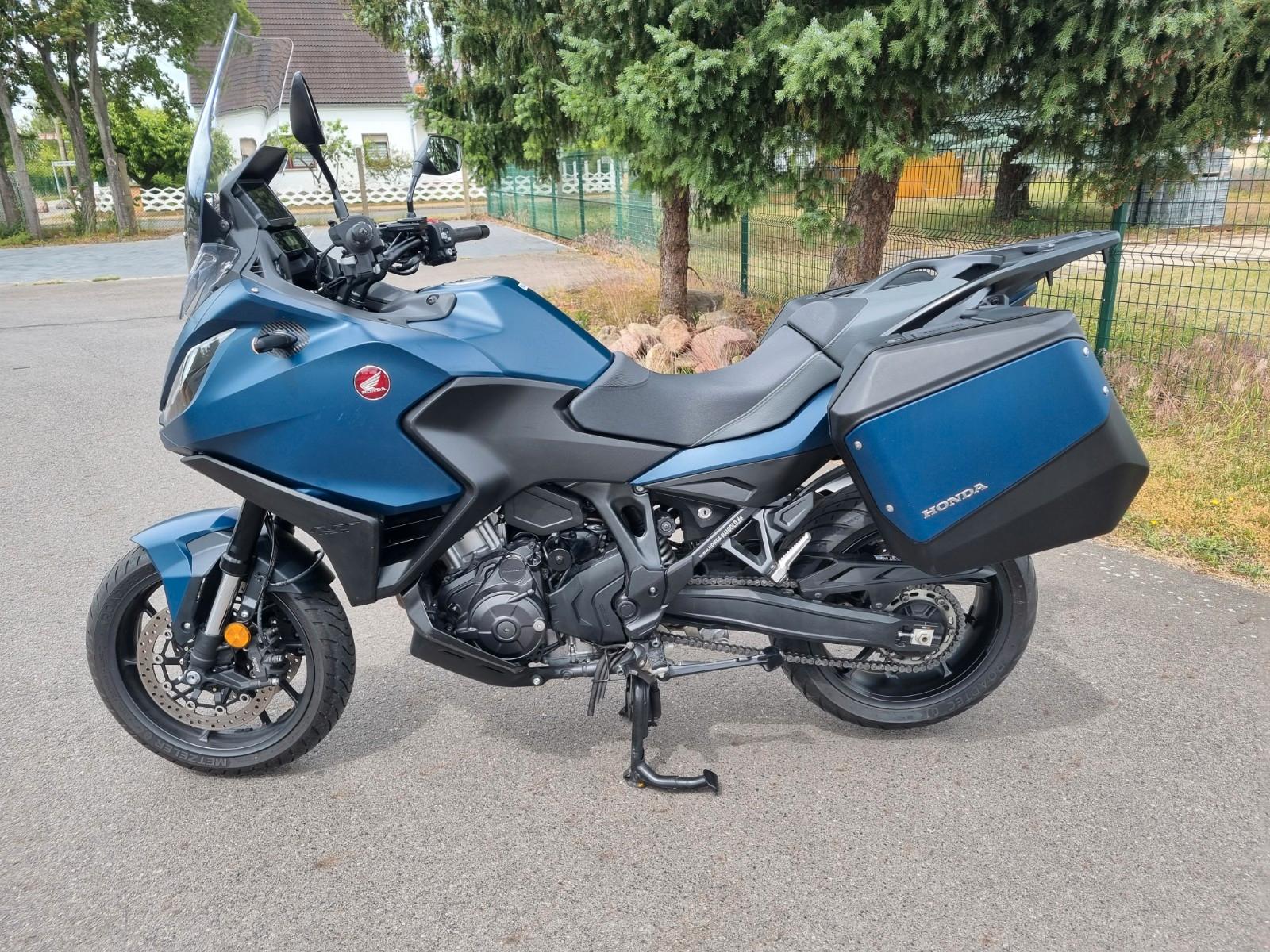 Honda NT 1100 DCT matt blau vom feinsten