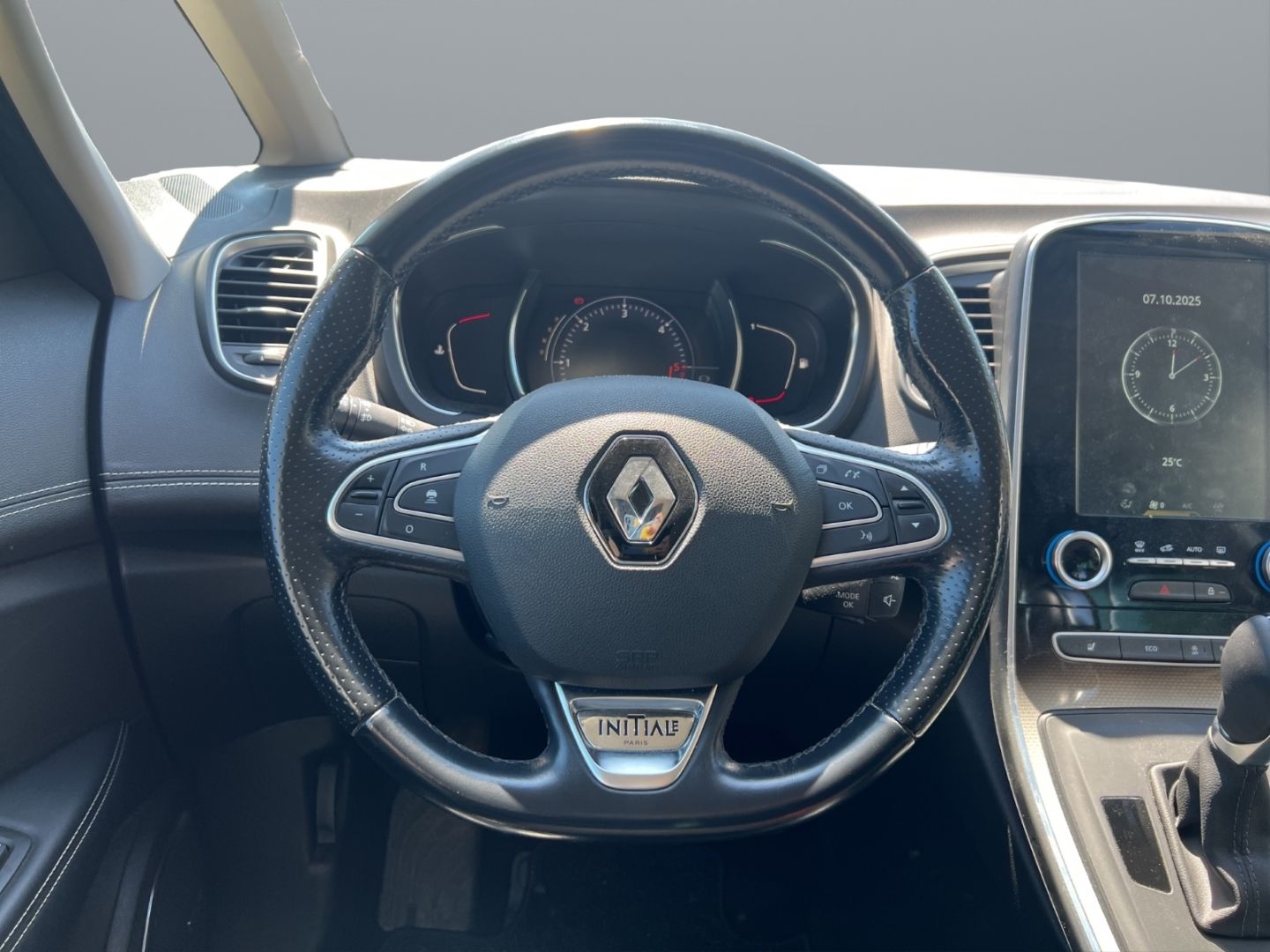 Fahrzeugabbildung Renault Scenic IV Grand Initiale Paris 1.6 dCi 160 Energ