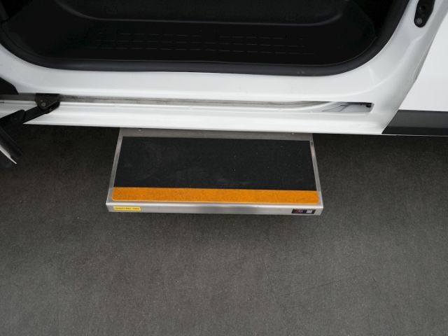 Vivaro C KOMBI M CDTI 9-SITZER+NAVI+SCHIEBETÜR R