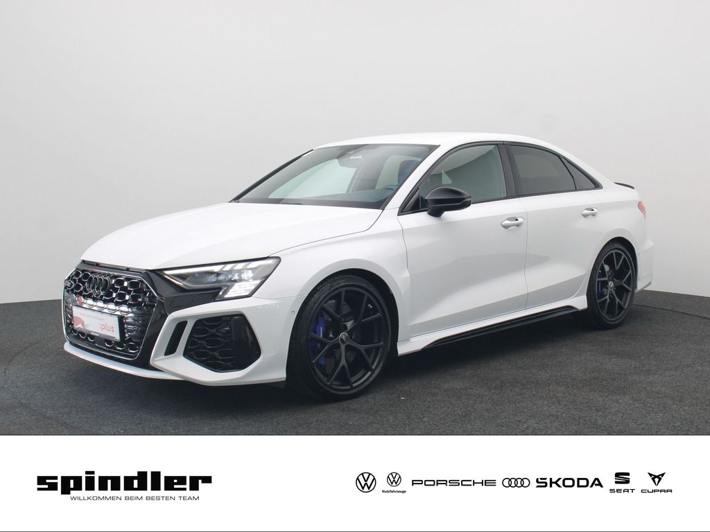 Audi RS 3 Limousine TFSI quattro S-tronic / Vmax290