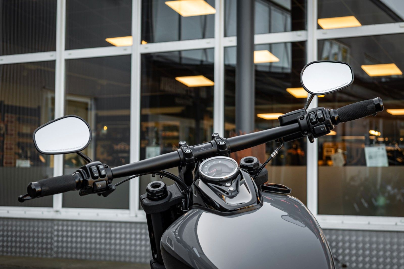 Fahrzeugabbildung Harley-Davidson FXFBS FAT BOB 114 CUI SOFTAIL - JEKILL&HYDE -